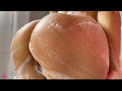 ❤️ سبزه با ارتعاش گربه خودارضایی می کند تا ارگاسم شدید در دوش گرفتن ❤️❌ سکس در ما ❤