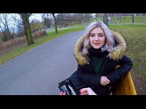 ❤️ برای پول، تقدیر از یک غریبه را قورت می دهد - کار بامزه در پارک اثر Eva Elfie ❤️❌ سکس در ما ❤